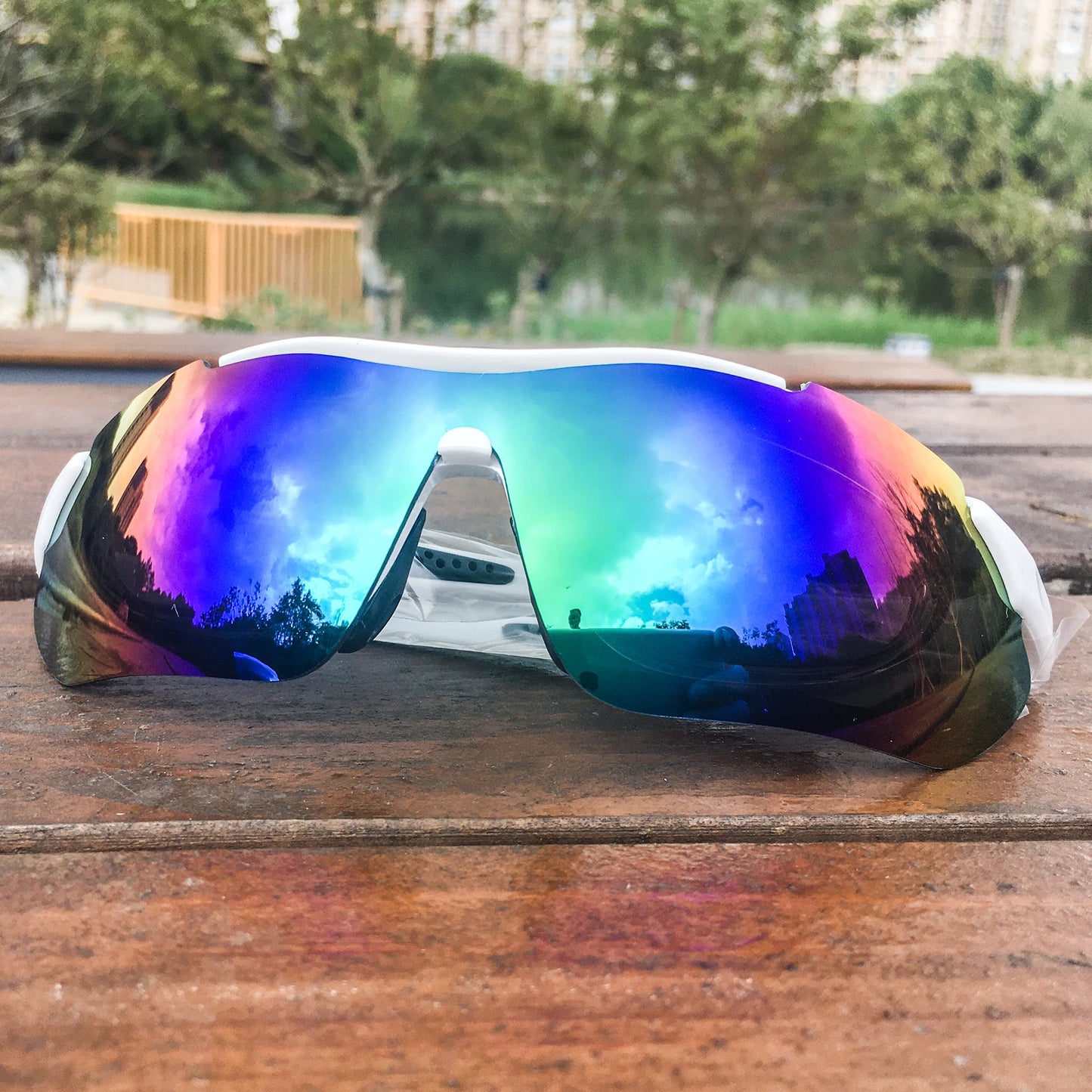Stylish Unisex Sports Sunglasses for Cycling, Hiking, and Outdoor Adventures